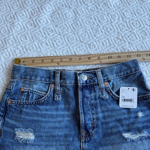 NWT We The Free Ripped Blue Jean Shorts Size 24 - Picture 6 of 9
